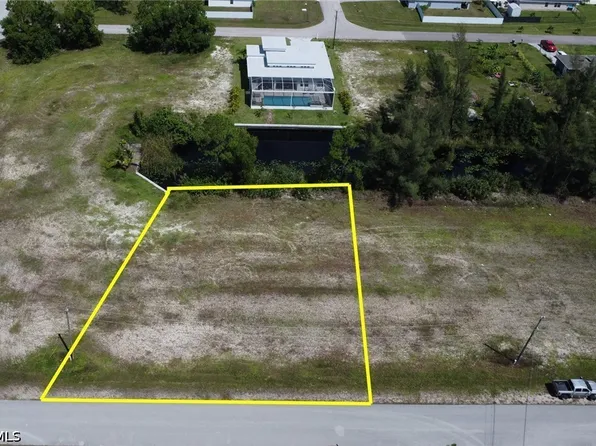 807 NE 38th Ter, Cape Coral, FL 33909