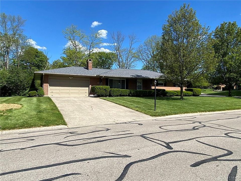 1st image of 318 E Elmwood Dr