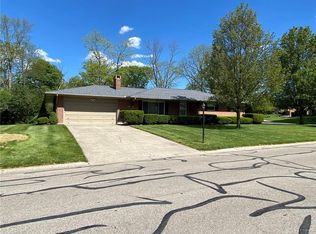 318 E Elmwood Dr, Dayton, OH 45459