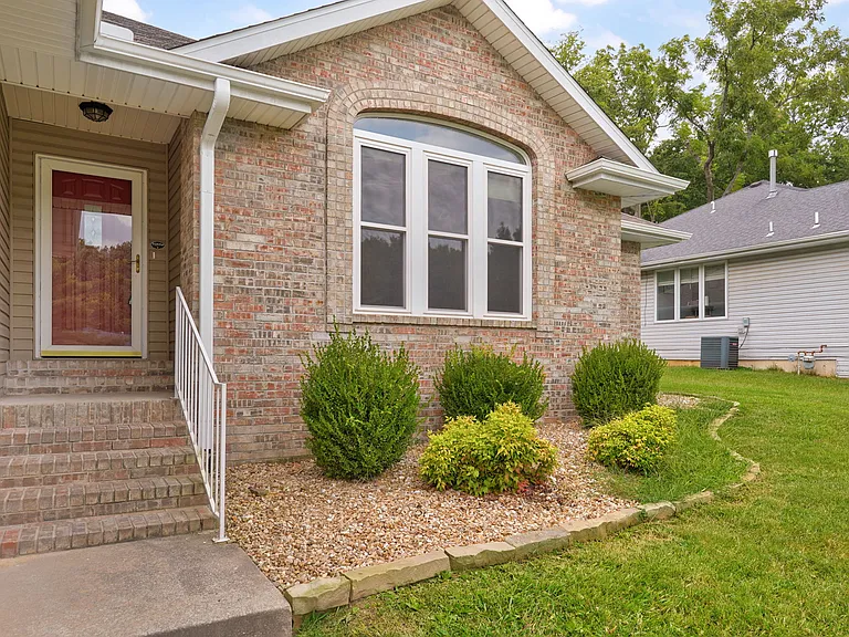 2921 S Eldon Ave — Photo 3
