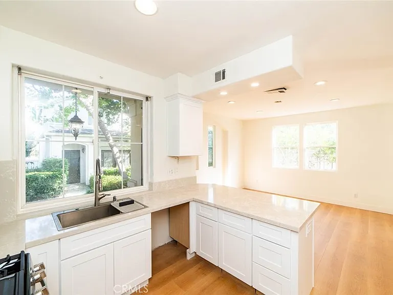 206 Garden Gate Ln — Photo 12