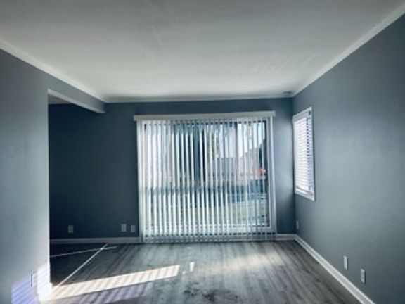 5th image of 5007 E Ocean Blvd #D