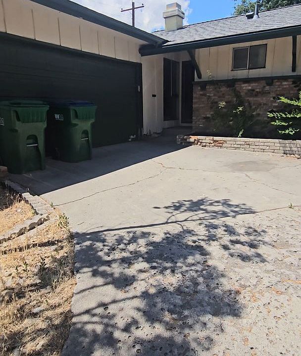 1st image of 715 James Ct