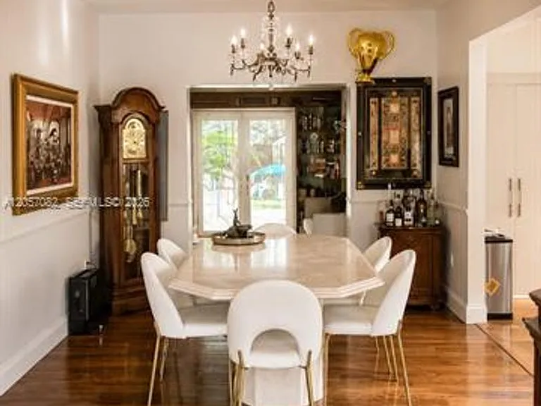 1720 SW 11th Ter #1720 — Photo 4