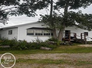 8637 Yale Rd, Greenwood, MI 48006