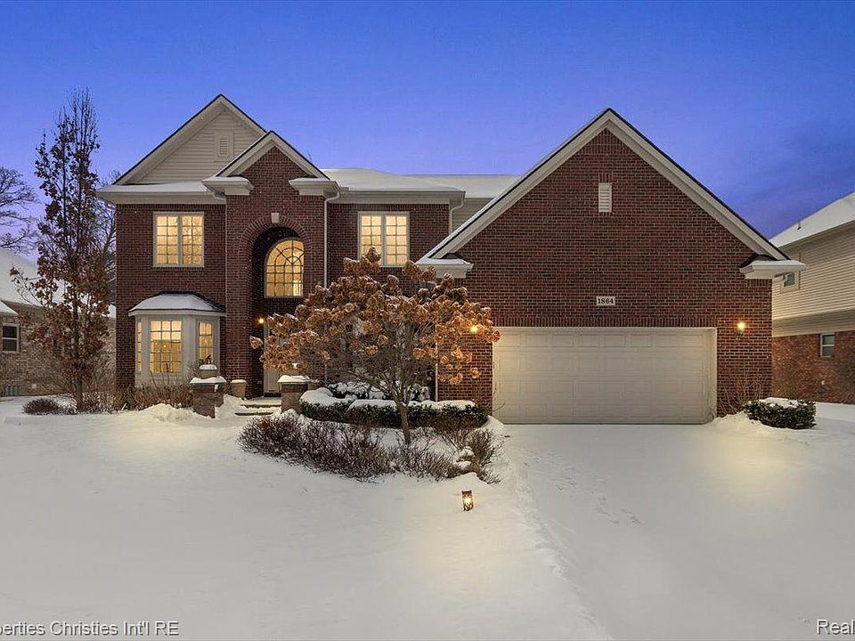 1st image of 1864 Oak Forest Dr E
