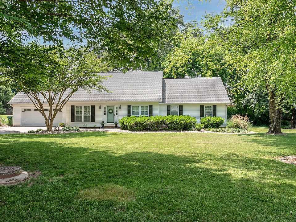 1st image of 2101 Chesterfield Dr