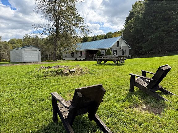 4th image of 296 Camp Rd