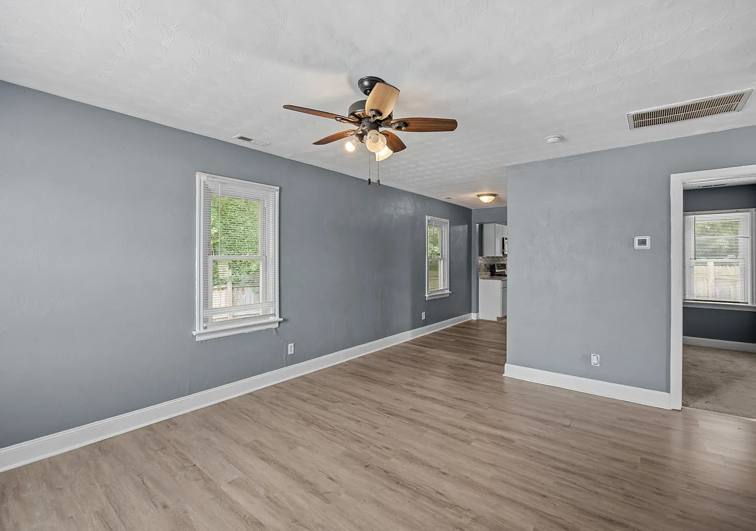 2321 Columbus Avenue — Photo 2