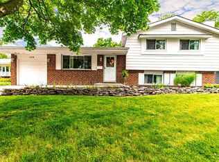 2228 Balmoral Rd, Columbus, OH 43229