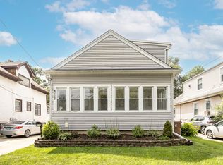 8113 W 30th St, North Riverside, IL 60546