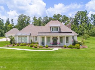 170 Fallen Oaks Dr, Brandon, MS 39047