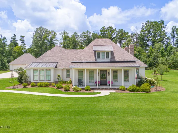 170 Fallen Oaks Dr, Brandon, MS 39047