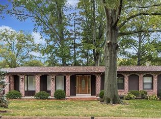 121 Del Monte Ct, Chesterfield, MO 63017
