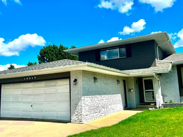 10819 43rd Ave NW, Edmonton, AB T6J 2R3