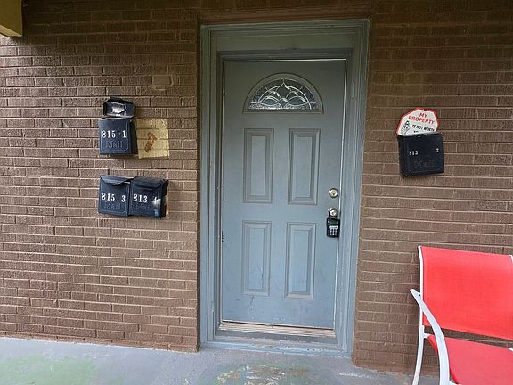 2nd image of 815 N Brauer Ave APT 3