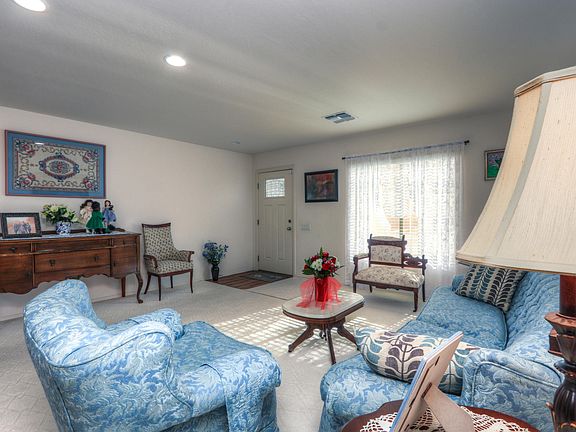 3rd image of 43600 W Elizabeth Ave