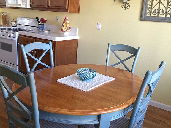 3rd image of 306 Flowers Ct