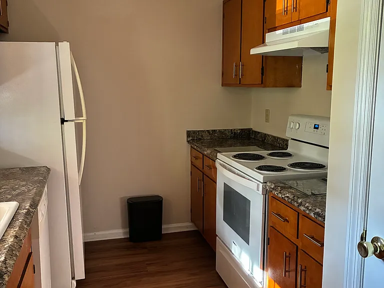 712 Pointe Ct #A — Photo 4