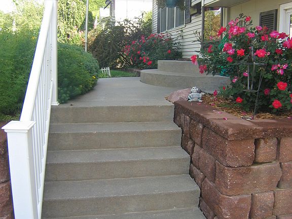 2nd image of 607 N Hazel St