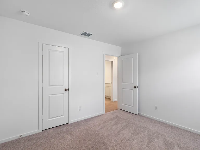 15016 Reyes Rd — Photo 11