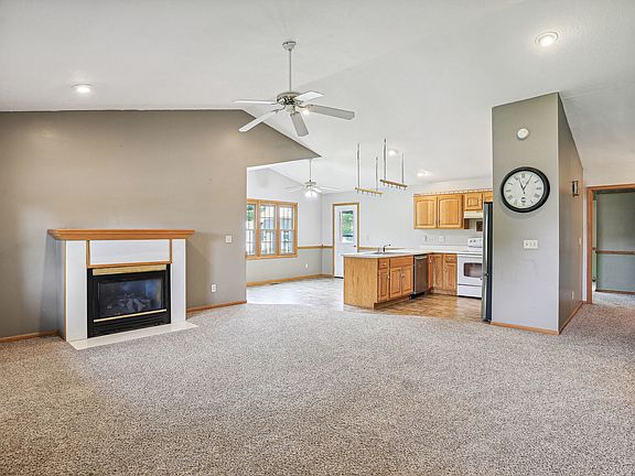 2nd image of 101 Tayler Ln