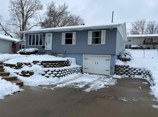 3360 Kaufmann Ave, Dubuque, IA 52002