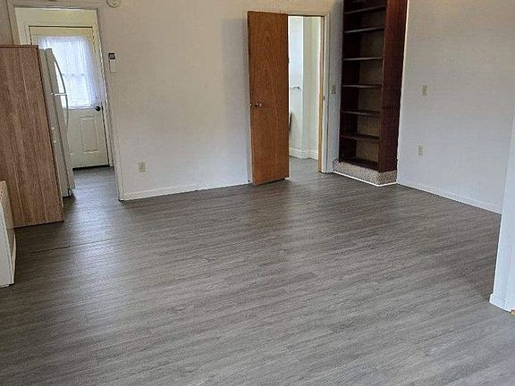 3rd image of 121 Pleasant Ave