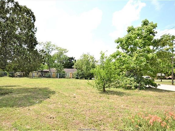 5th image of 1410 San Jacinto Ln #21