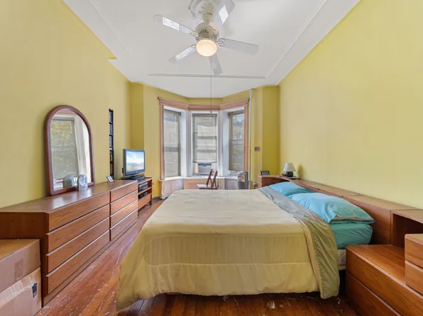 977 52nd Street image 8 of 21