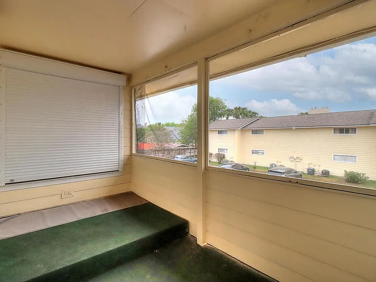 1011 Ennis Joslin 234 — Photo 42