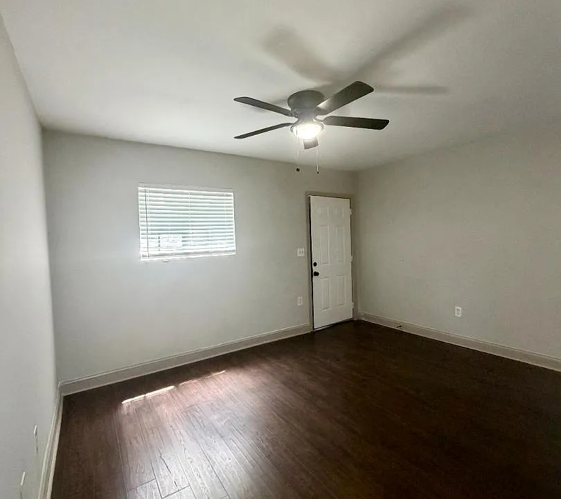 530 Lindsay St NW #1
