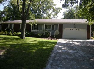 221 Adams Dr, Dexter, MO 63841