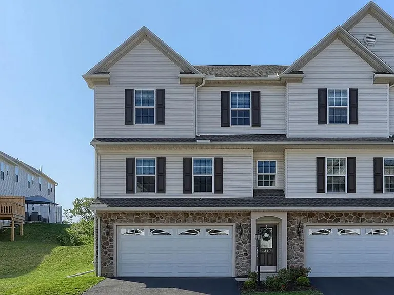 2317 Bartlett Rd — Photo 1