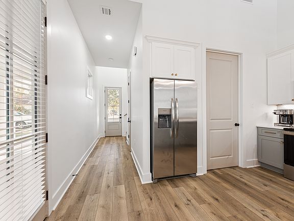3rd image of 118 Mayberry Grove St