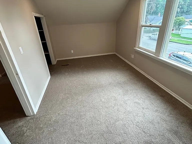 817 Grover St — Photo 18