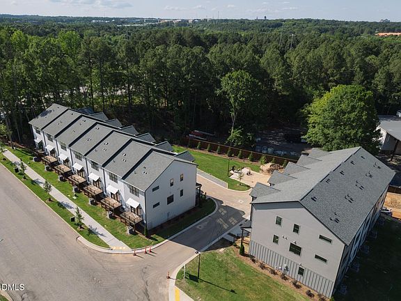 4th image of 1909 Proximity Pointe Ct