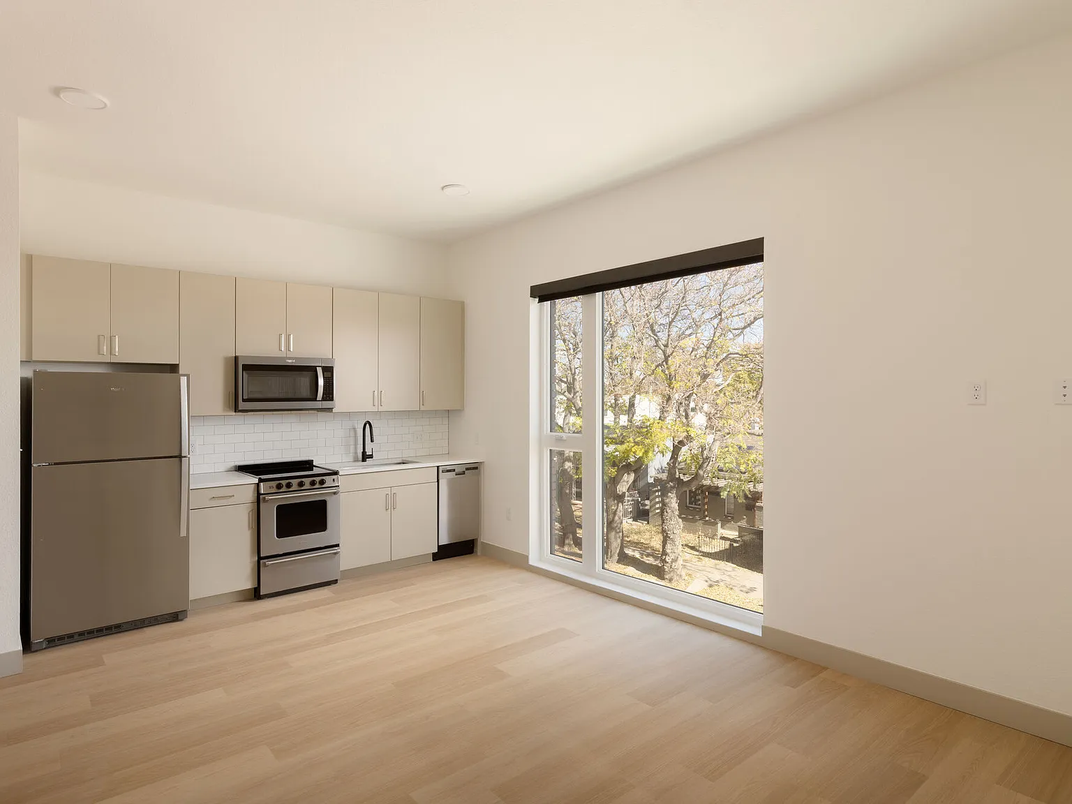 Accent LoHi — Photo 3