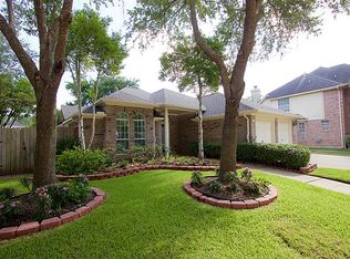 1315 Raintree Cir, Sugar Land, TX 77479