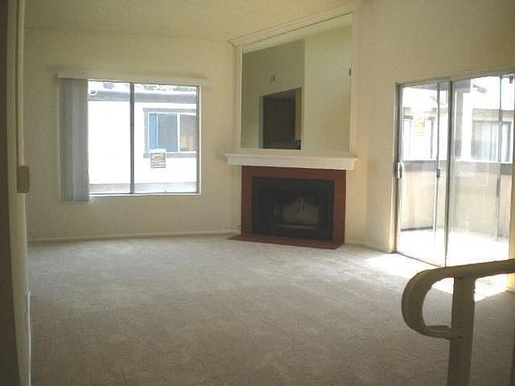 5th image of 1806 N Vineyard Ave APT G