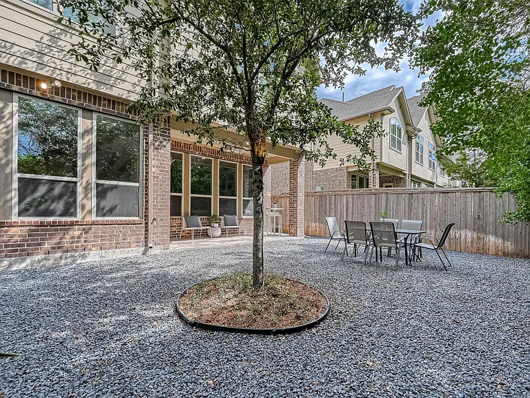 23 Silver Rock Dr — Photo 39