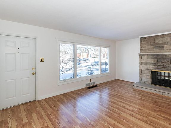 2nd image of 936 Elmont Ln
