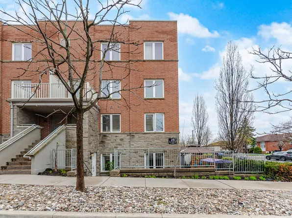 25 Richgrove Dr #101, Toronto, ON M9R 0A3