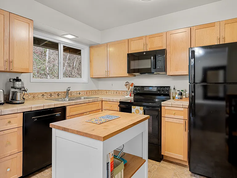 1025 SW Bertha Blvd #3 — Photo 10