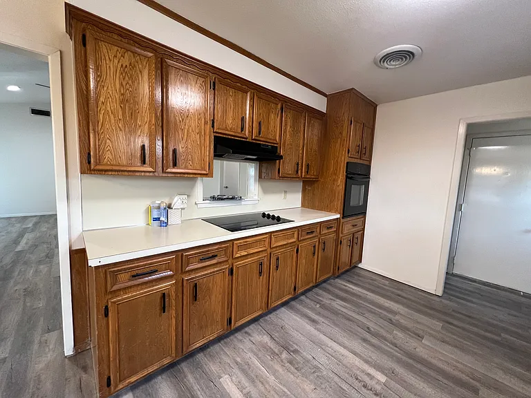 8001 Weehunt Ct — Photo 14