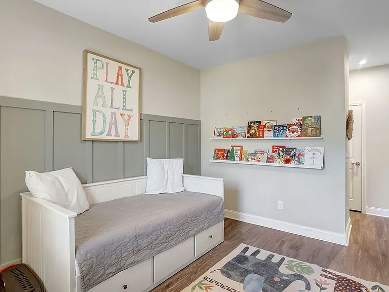 815 Waterways Pkwy S — Photo 25
