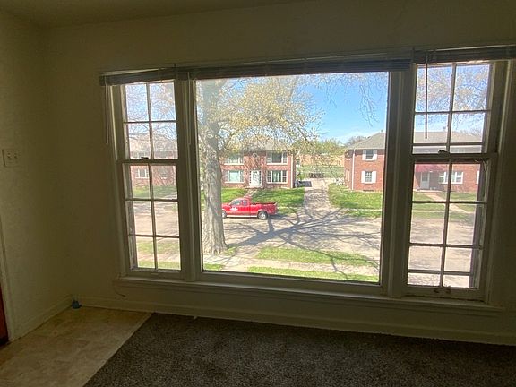 2nd image of 807 W 11th St #C