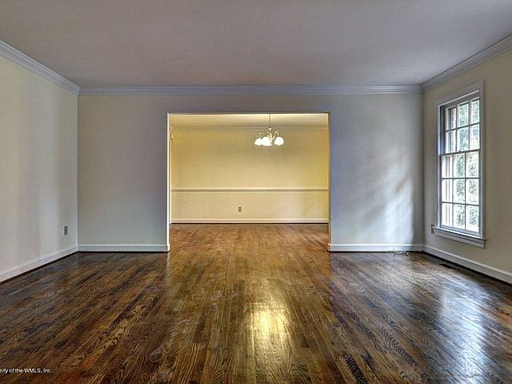 5th image of 100 Burwell Ct