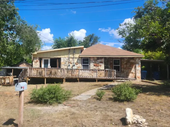1416 5th St, Kerrville, TX 78028