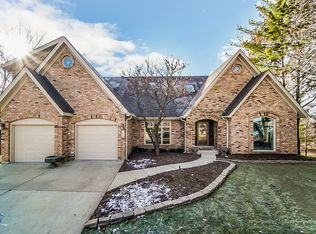 167 Hawkins Cir, Wheaton, IL 60189